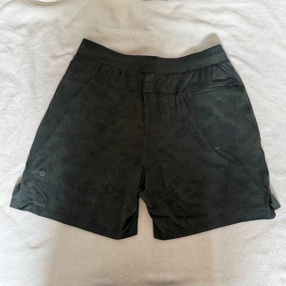 Lululemon‎ Lined Shorts 7" Heritage 365 Camo Dark Olive Multi Mens L - Picture 2 of 3